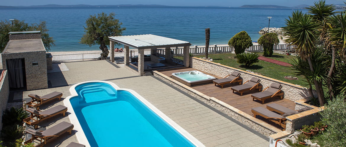 Leie feriehus med basseng i Kroatia